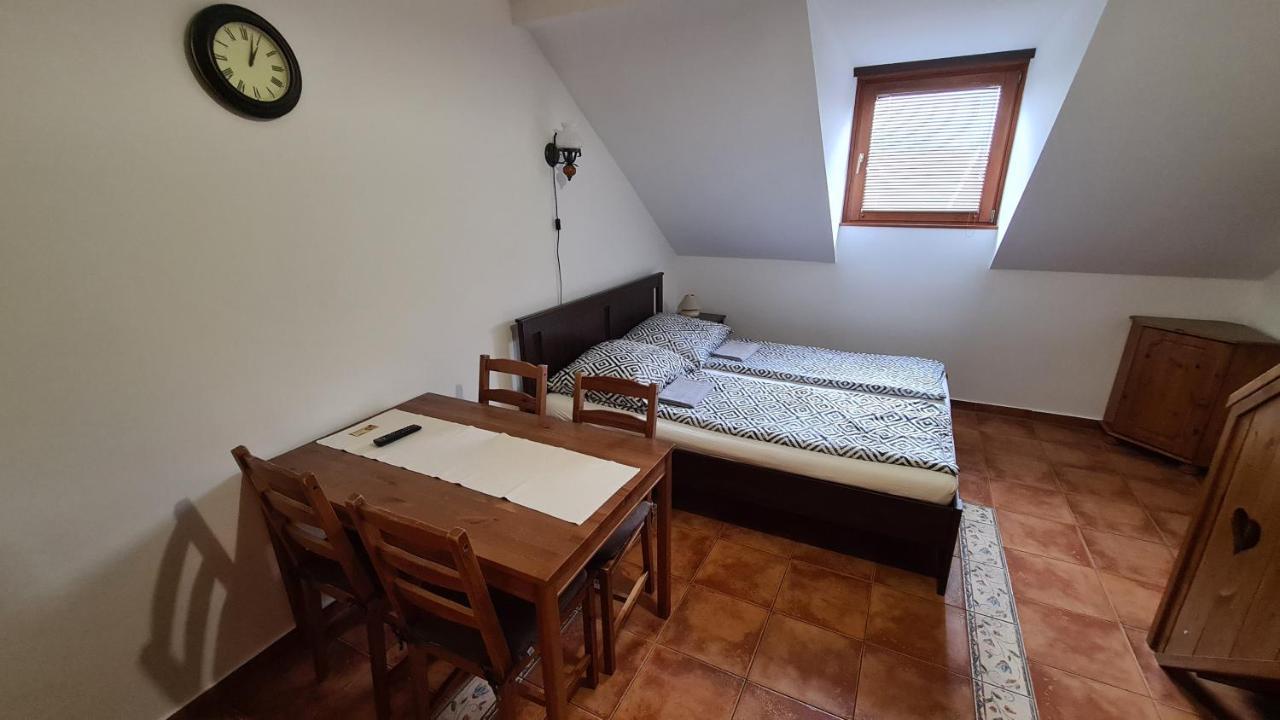 Gyulai Fuerdoe Apartman Экстерьер фото