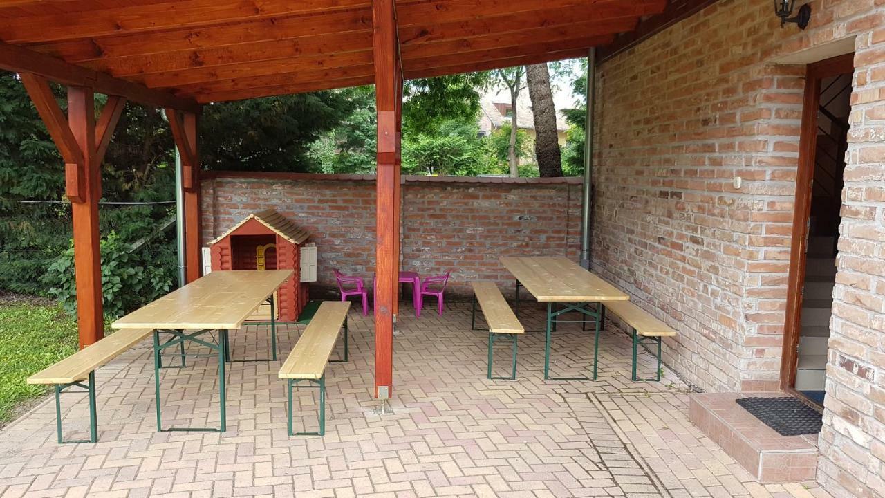Gyulai Fuerdoe Apartman Экстерьер фото